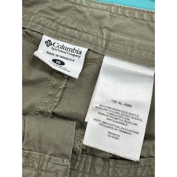 Columbia Women’s Olive Green Short 10 Outdoor Hiking Gorpcore Active Camping - Picture 3 of 5